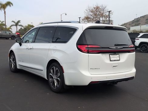 New 2026 Chrysler Pacifica Pinnacle w/ Trailer Tow Group image 7