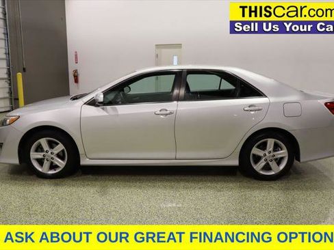 Used 2014 Toyota Camry SE image 4
