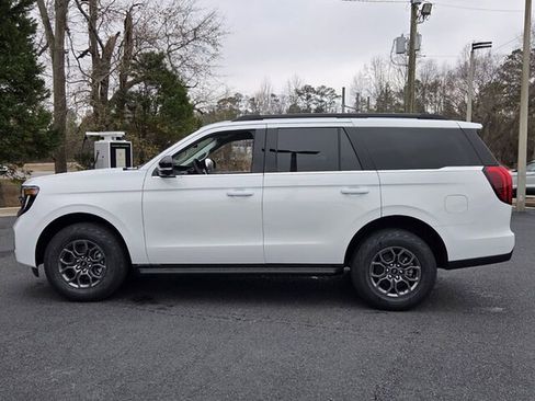 New 2026 Ford Expedition Active image 5