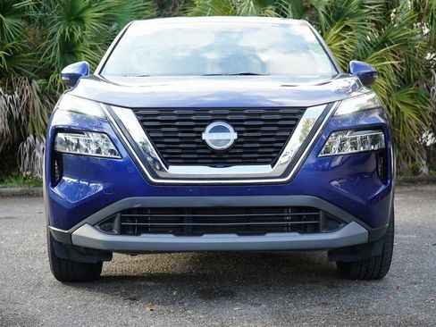 Used 2022 Nissan Rogue SV image 3