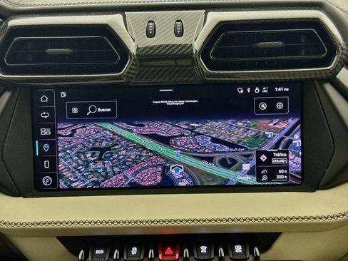 Used 2025 Lamborghini Urus SE AWD/4WD image 13