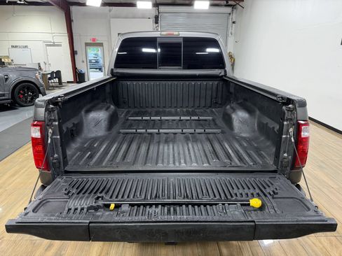 Used 2011 Ford F250 Lariat w/ Lariat Interior Pkg AWD/4WD image 8
