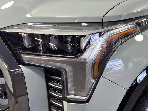 Used 2025 Toyota Tundra Platinum AWD/4WD image 3