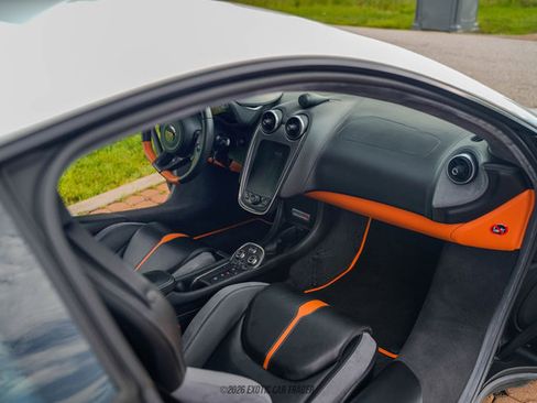 Used 2017 McLaren 570S Coupe RWD image 24