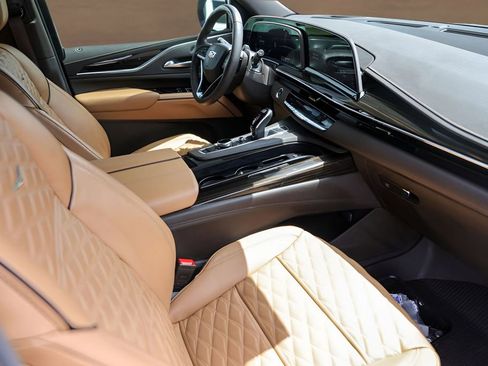 Certified 2024 Cadillac Escalade Sport w/ LPO, ONYX Package image 33