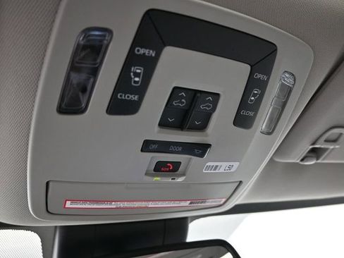 Certified 2024 Toyota Sienna LE w/ LE Plus Package image 21