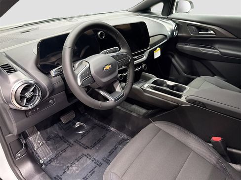 New 2026 Chevrolet Equinox EV LT w/ Comfort Package image 9