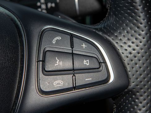 Used 2020 Mercedes-Benz GLA 250 w/ Convenience Package image 31