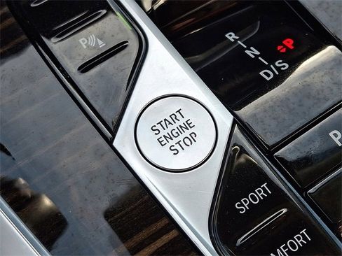 Used 2024 BMW X7 xDrive40i w/ Premium Package image 22