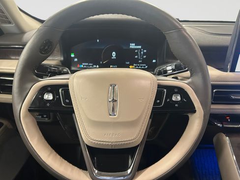 Used 2023 Lincoln Aviator Reserve w/ Equipment Group 201A AWD/4WD image 19