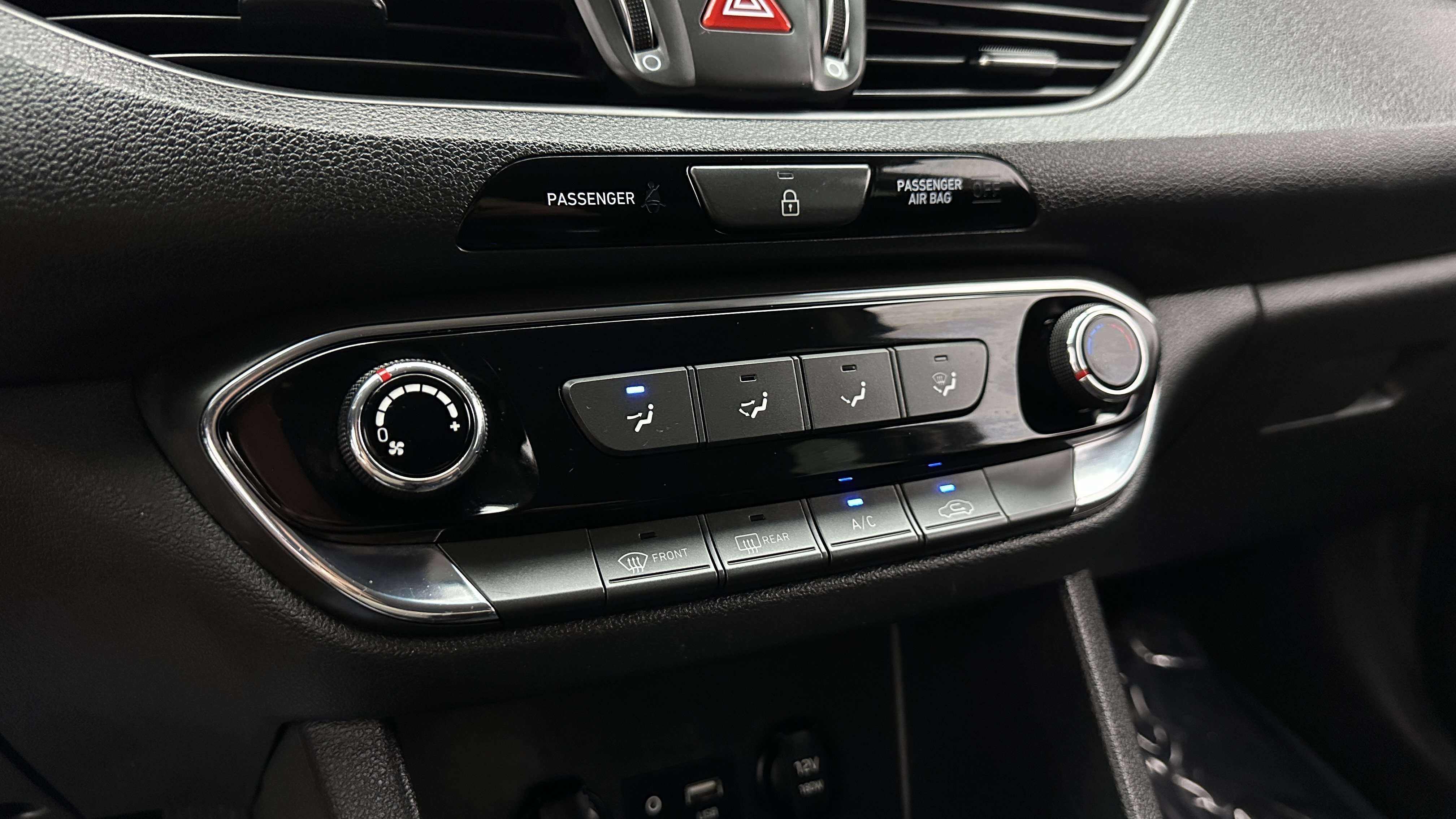 Used 2020 Hyundai Elantra GT FWD image 15