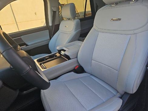 Certified 2025 Ford Expedition Platinum w/ Driver's Package AWD/4WD image 15