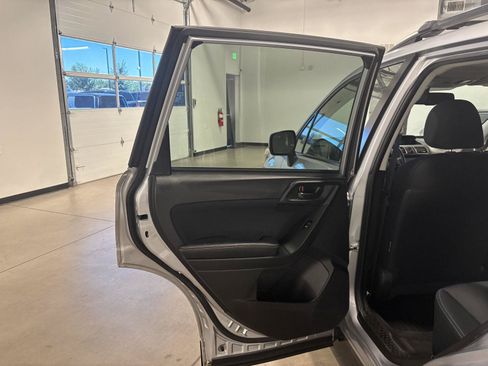 Used 2016 Subaru Forester 2.5i Premium w/ All-Weather Package AWD/4WD image 33
