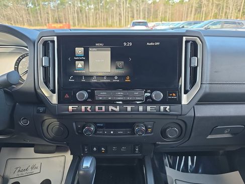 Used 2025 Nissan Frontier SV w/ SV Convenience Package image 23