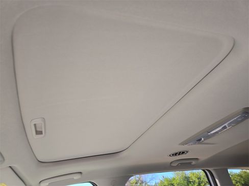 New 2025 Kia Telluride S image 24