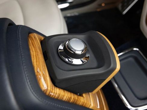 Used 2010 Rolls-Royce Phantom Coupe image 22