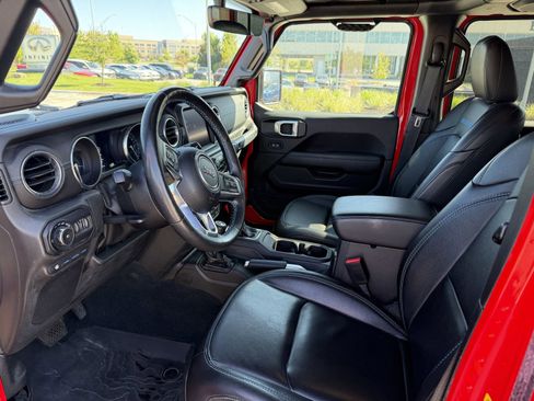 Used 2022 Jeep Wrangler Unlimited Rubicon 4xe w/ Cold Weather Group AWD/4WD image 5