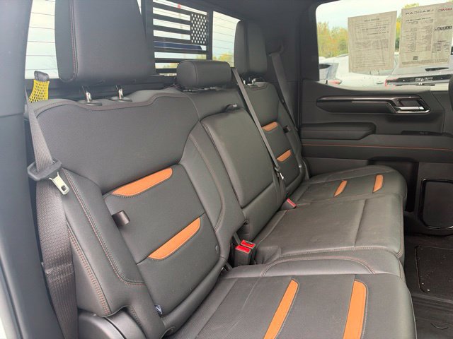 Used 2024 GMC Sierra 1500 AT4 w/ Technology Package AWD/4WD image 15