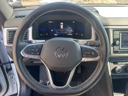 Used 2023 Volkswagen Atlas Cross Sport SE image 16