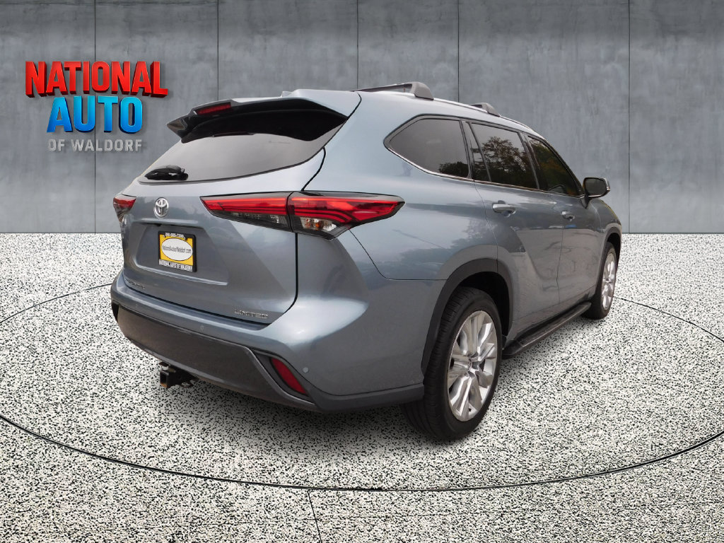 Used 2022 Toyota Highlander Limited FWD image 8