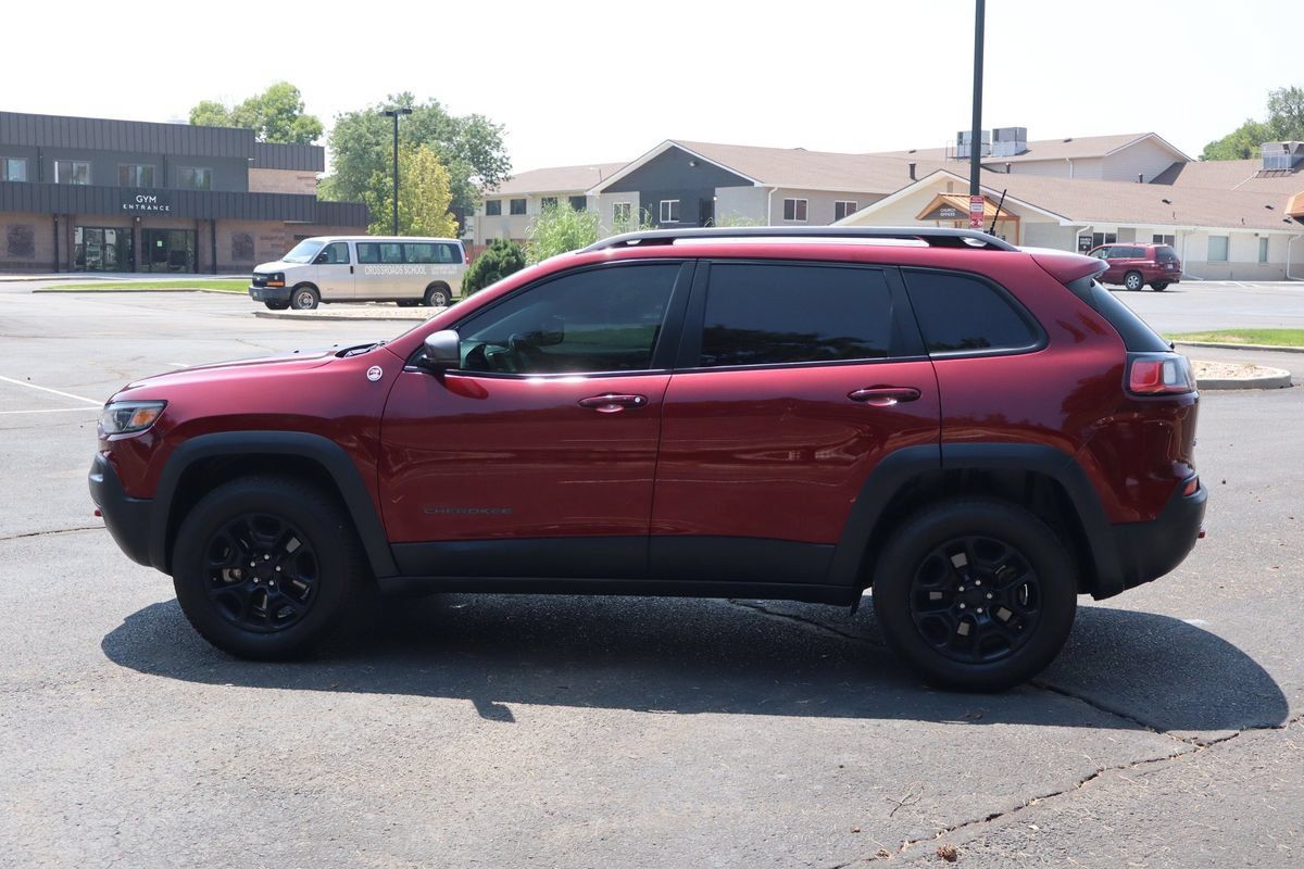 Used 2020 Jeep Cherokee Trailhawk w/ Comfort/Convenience Group AWD/4WD image 9