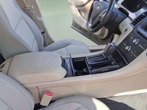 Used 2013 Ford Taurus SEL FWD image 20