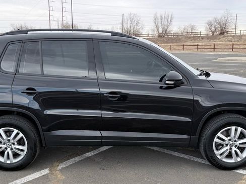 Used 2016 Volkswagen Tiguan S image 4