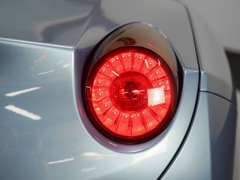 Used 2012 Ferrari California RWD image 23