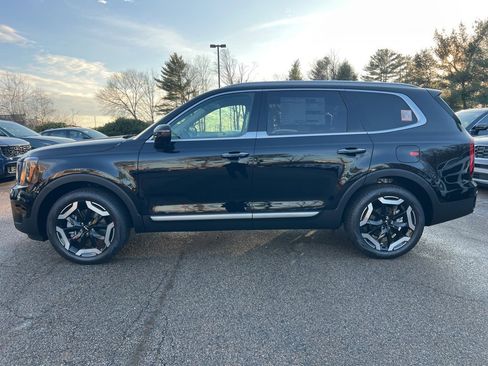 New 2025 Kia Telluride S image 2