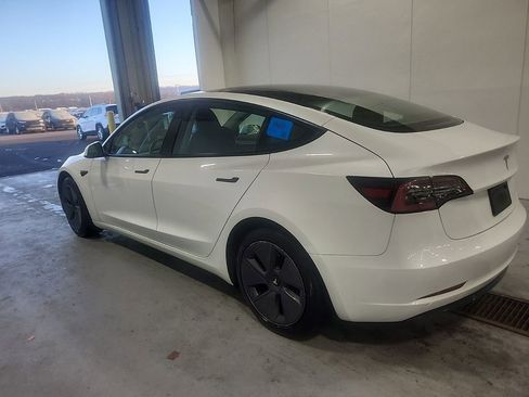 Used 2023 Tesla Model 3 Standard Range image 6