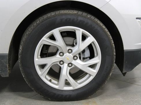 Used 2020 Chevrolet Equinox Premier image 12