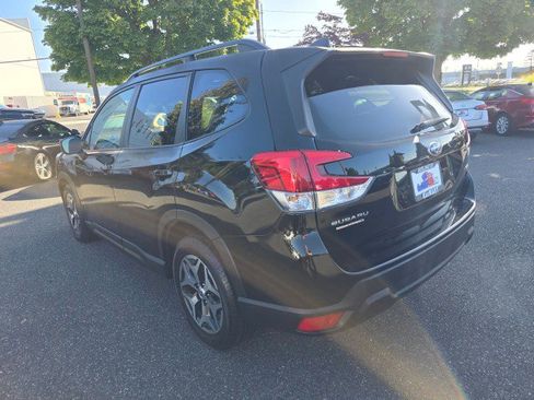 Used 2019 Subaru Forester Premium image 6