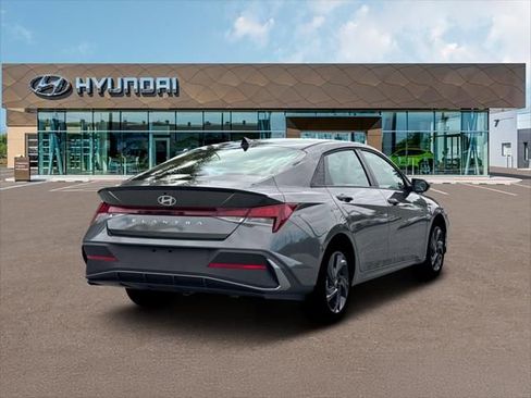 New 2026 Hyundai Elantra Sport image 7