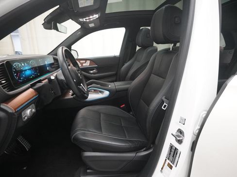 Used 2022 Mercedes-Benz GLS 450 4MATIC image 7