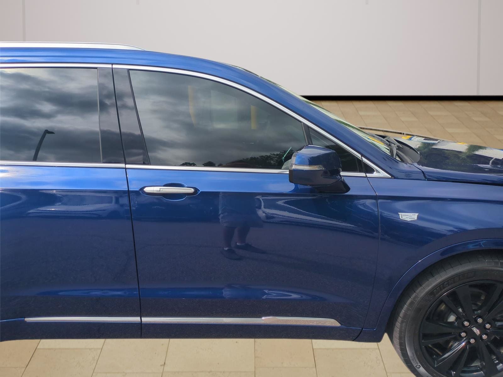 Used 2023 Cadillac XT6 Premium Luxury w/ Platinum Package AWD/4WD image 36