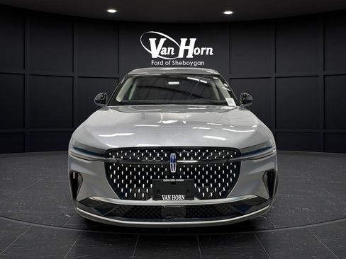 Used 2025 Lincoln Nautilus Premier w/ Equipment Group 102A AWD/4WD image 8