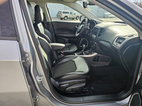 Used 2021 Jeep Compass Latitude image 9