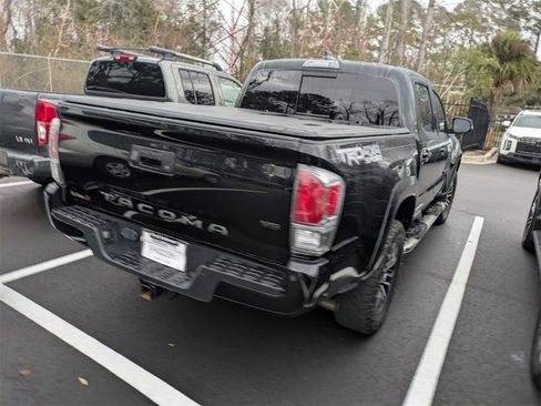 Used 2022 Toyota Tacoma TRD Sport w/ TRD Premium Sport Package image 7