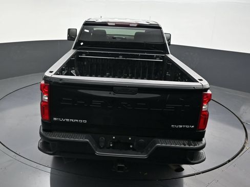 Used 2021 Chevrolet Silverado 2500 Custom w/ Custom Value Package AWD/4WD image 17