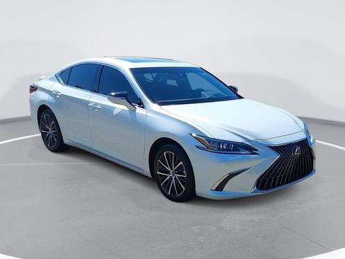 Used 2024 Lexus ES 300h w/ Premium Package FWD image 3