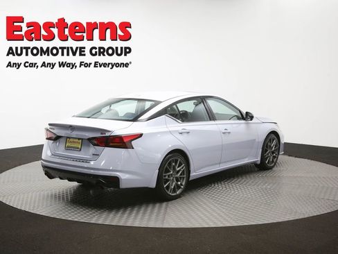 Used 2023 Nissan Altima 2.0 SR FWD image 42
