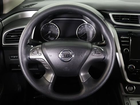 Used 2019 Nissan Murano S image 32
