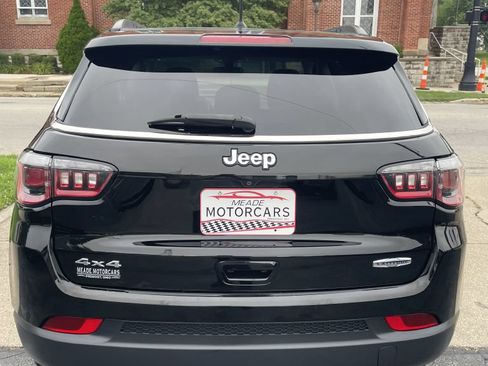 Used 2018 Jeep Compass Latitude w/ Cold Weather Group AWD/4WD image 4