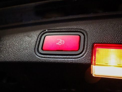 Used 2018 Mercedes-Benz C 300 Cabriolet w/ Premium Package image 29