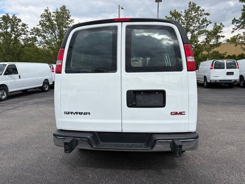 Used 2024 GMC Savana 2500 w/ Driver Convenience Package RWD image 4