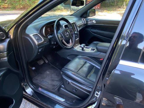 Used 2015 Jeep Grand Cherokee Overland w/ Advanced Technology Group AWD/4WD image 12