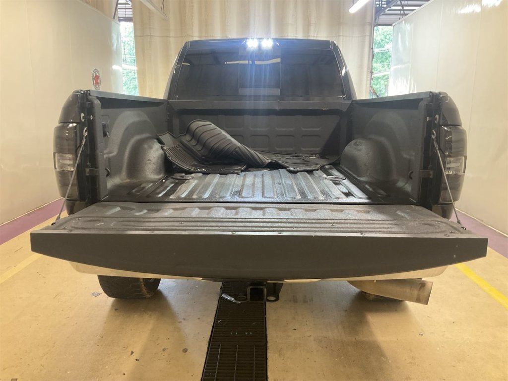 Used 2018 RAM 3500 Laramie AWD/4WD image 9