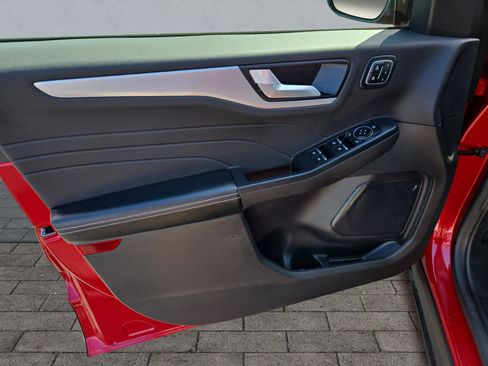 Used 2024 Ford Escape Platinum w/ Class II Trailer Tow Package image 9