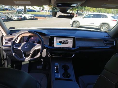 New 2026 Volkswagen Atlas SE image 12