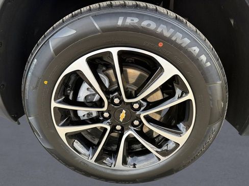 Used 2025 Chevrolet TrailBlazer LT image 9